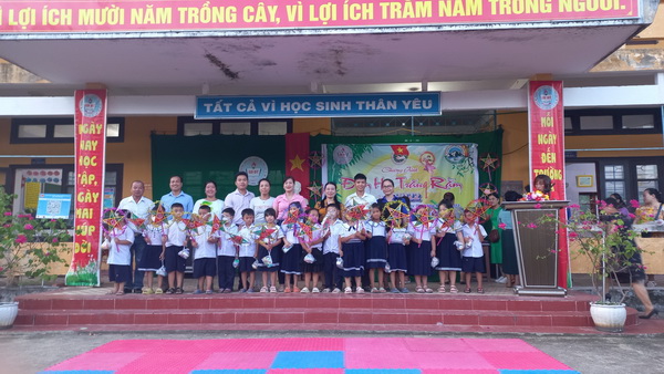 Chi đoàn Vườn quốc gia Bạch Mã phối hợp với xã đoàn Lộc Trì tổ chức 