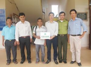 Vườn quốc gia Bạch Mã hỗ trợ tiền phát triển sản xuất cho các hộ gia đình tại xã Sông Kôn và xã A Ting, huyện Đông Giang, tỉnh Quảng Nam